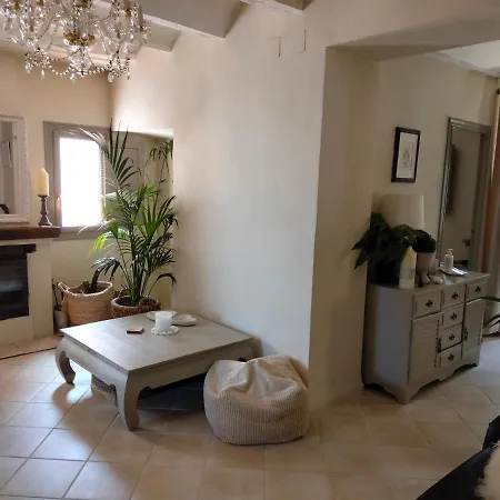 Les Penyetes Boutique Bed & Breakfast