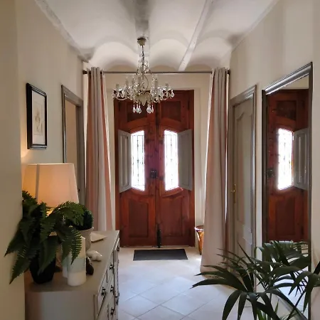 Les Penyetes Boutique Bed & Breakfast Campell